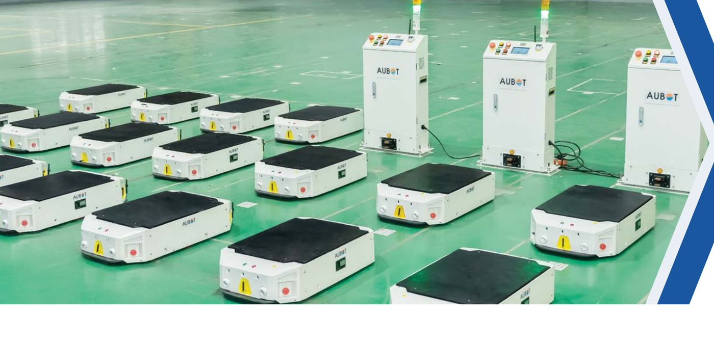 Đội AGV tại trạm sạc, vận hành liên tục 24/7