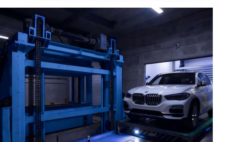 Thang nâng hạ tốc độ cao đưa xe giữa các tầng